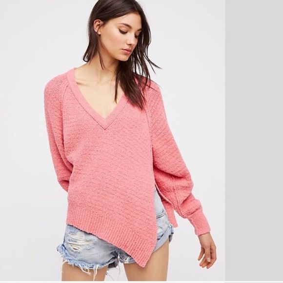 Free People Sweaters - Free People West Coast Sweater Hi Low Assymetric hem Slouchy V neck XS Pink